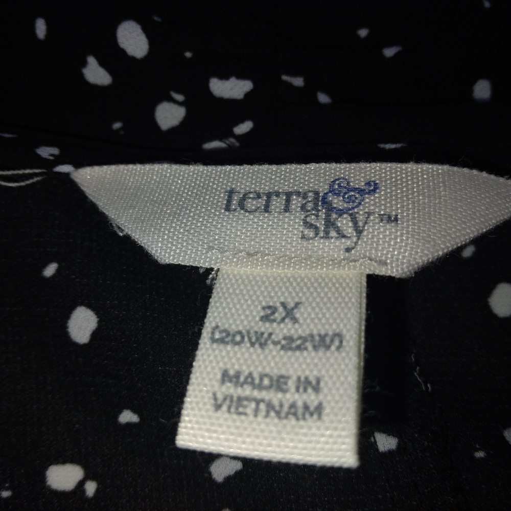 Terra sky Black & white tunic - Picture 5 of 6